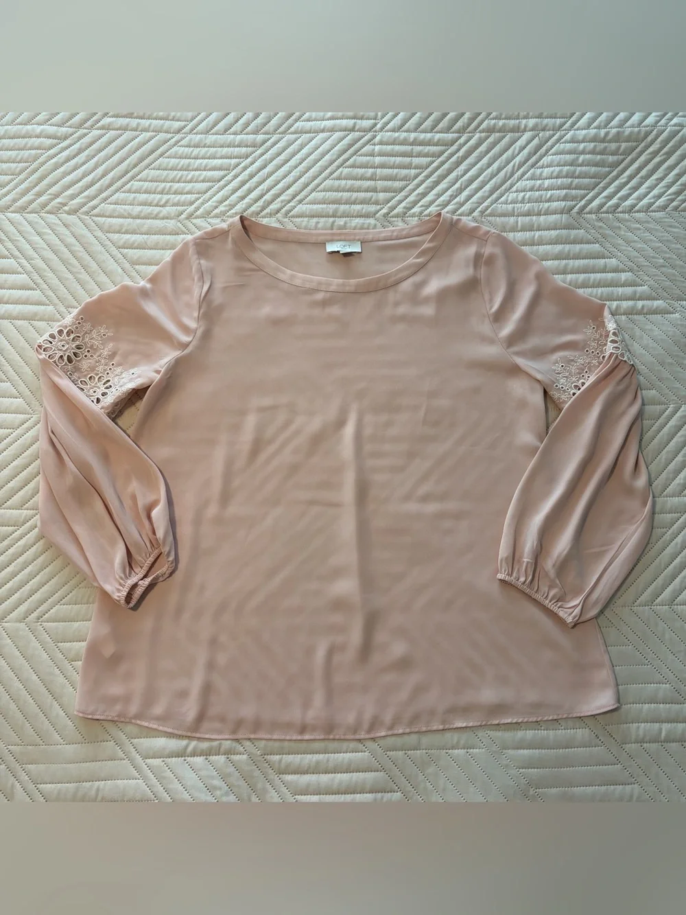 LOFT Blush Pink Long-Sleeve Lace-Inset Blouse
Size L - Picture 4 of 8
